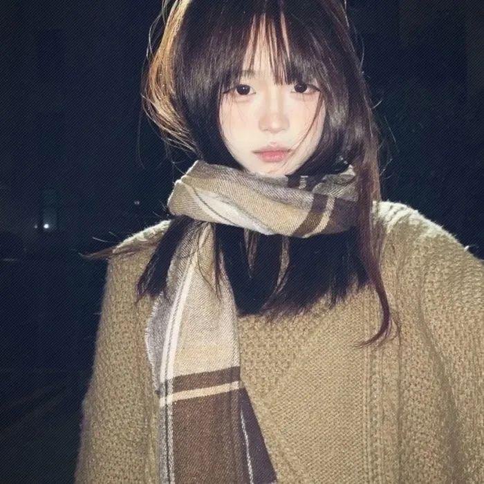 蒙面纱的男子封面